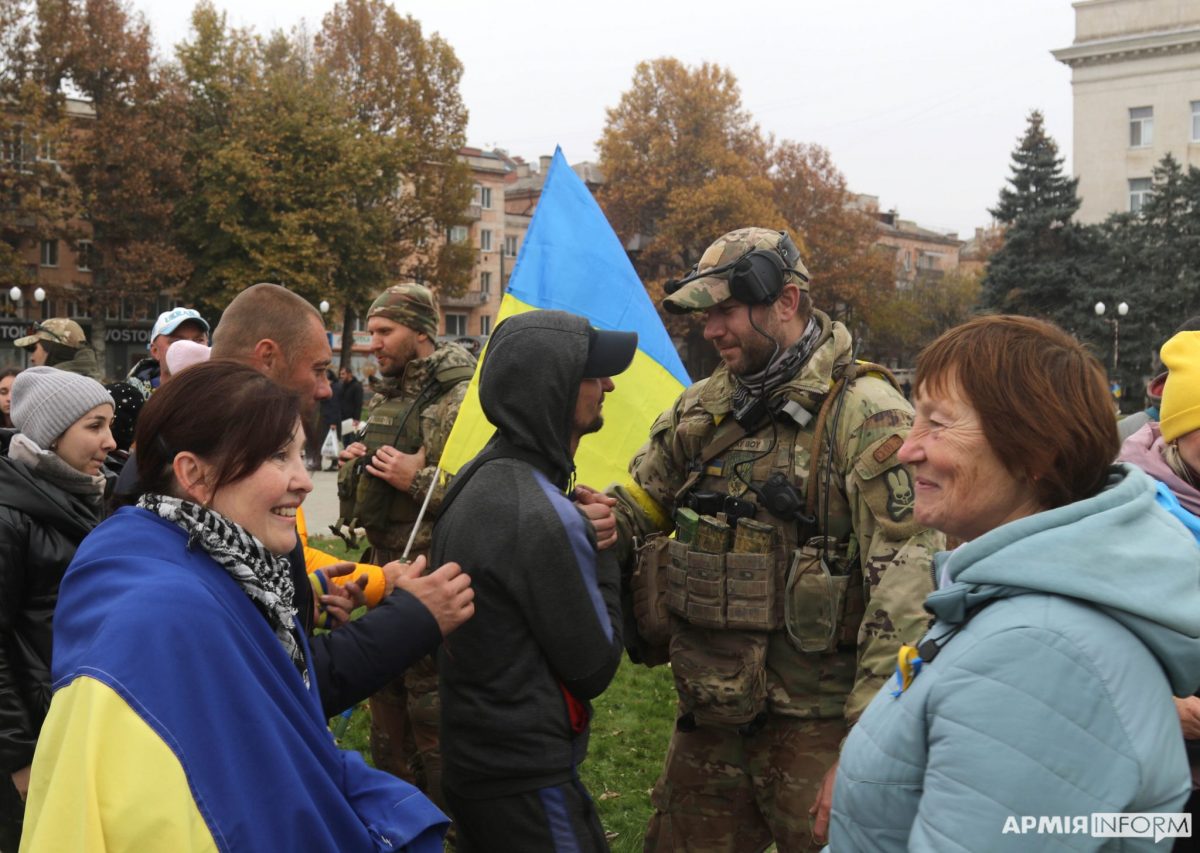 Шлях до свободи: 11.11.2022-го над Херсоном знову замайорів синьо-жовтий стяг…