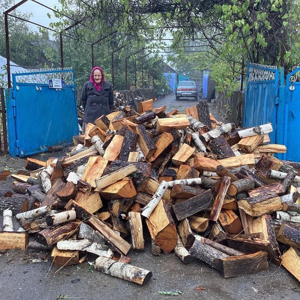 Мешканці Бериславщини отримують матеріали для обігріву осель