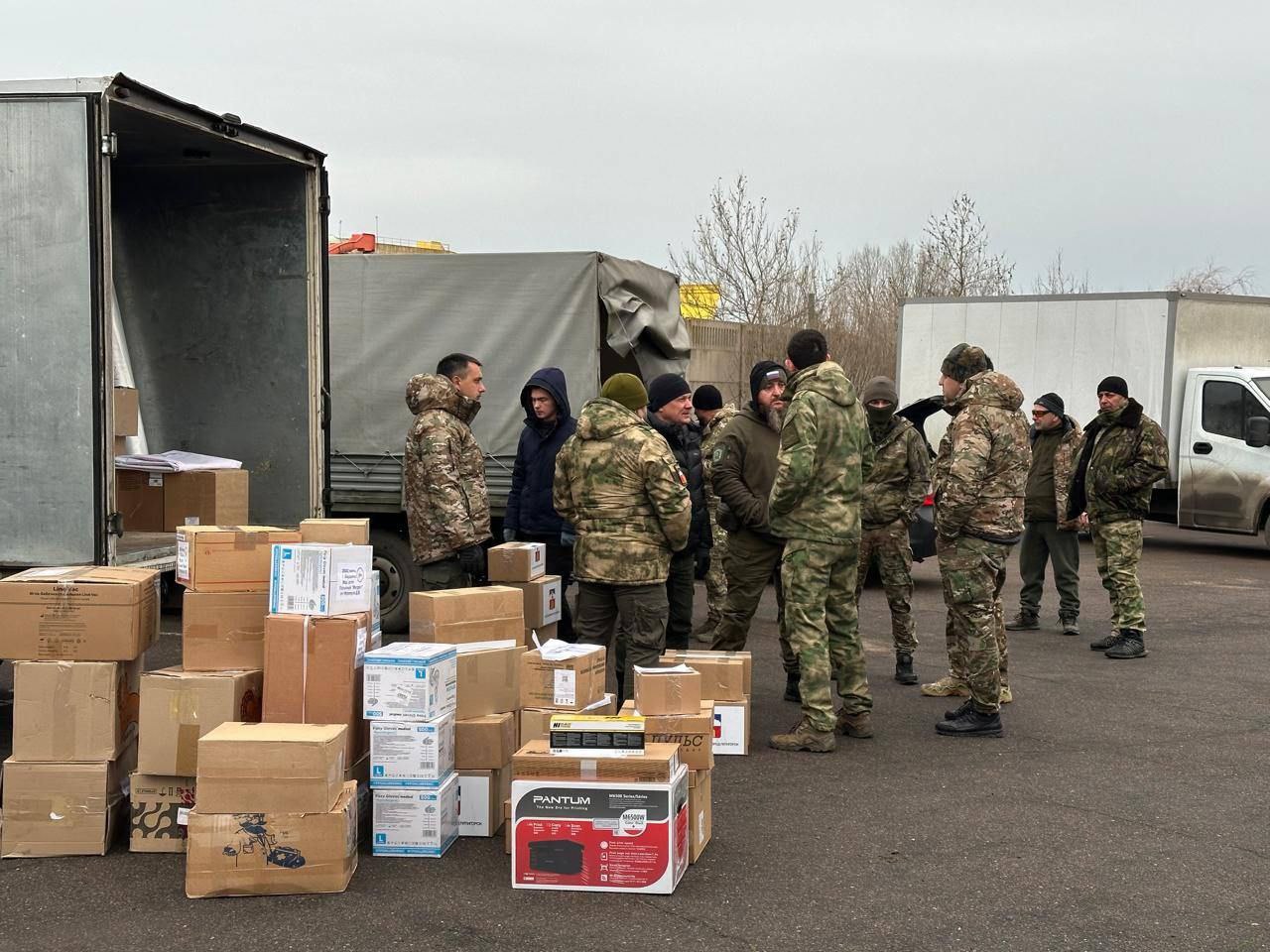 Окупантам на передовій допомагають всім, дітям перепадають крихти