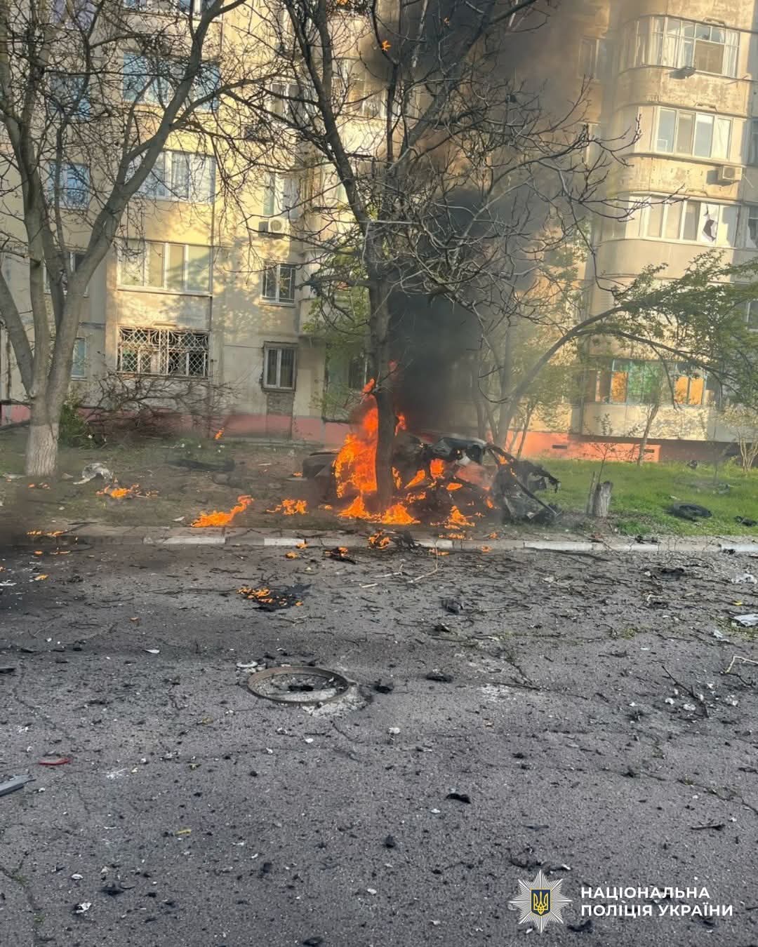 Поліція показала наслідки російського авіаудару в Херсоні