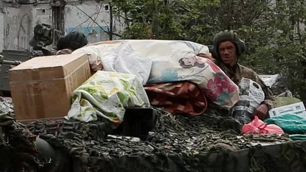 Двох російських окупантів судитимуть за розграбування оселі в Білозерці