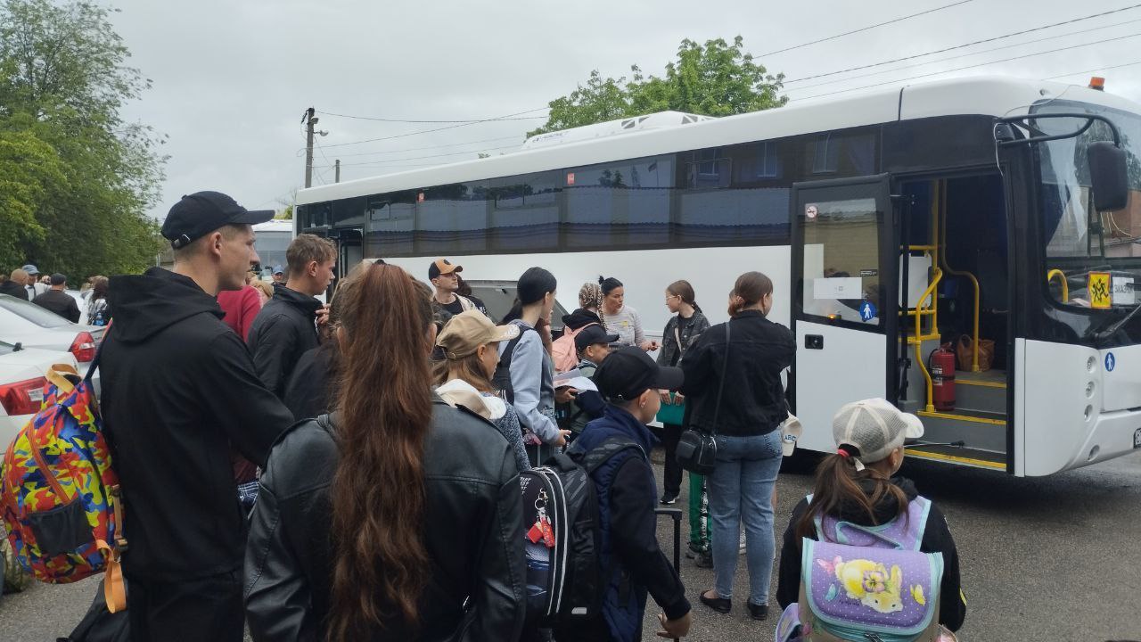 Колаборантка пояснила, чому дітей з Херсонщини везуть у Росію