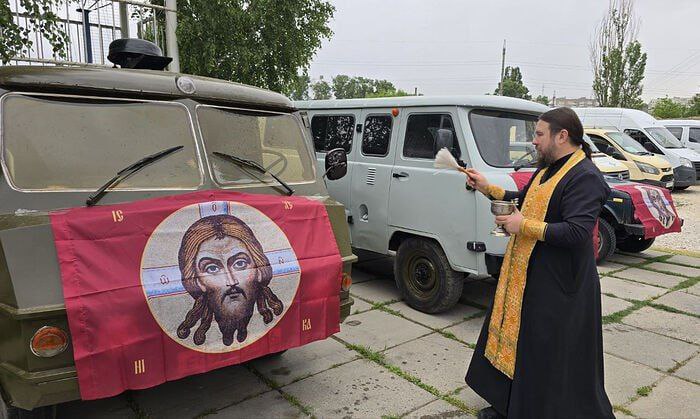 З кримських парафіян збирають гроші на автівки окупантам на Херсонщину