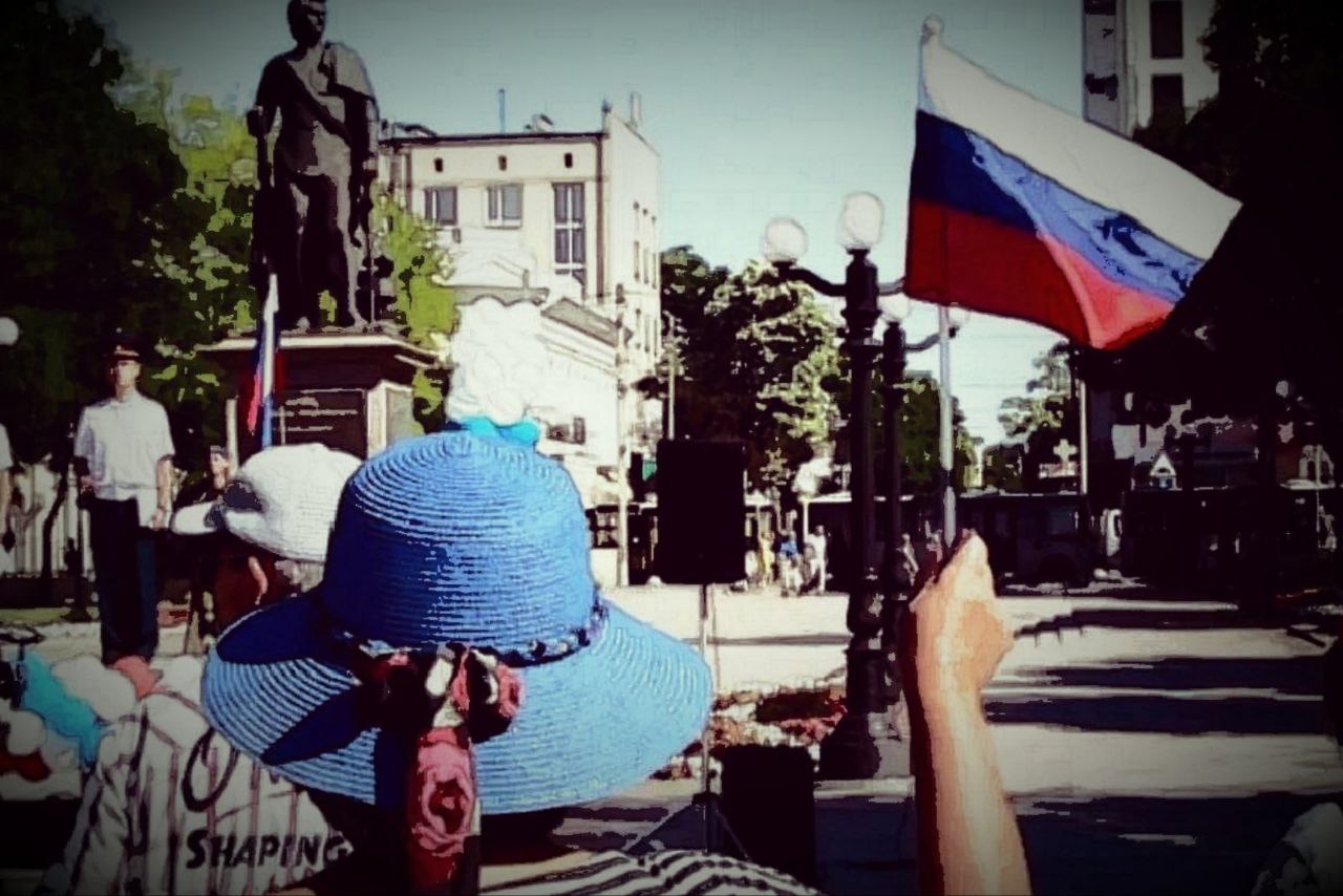 Сальдо і пропагандисти змагаються, хто краще збреше про Херсон